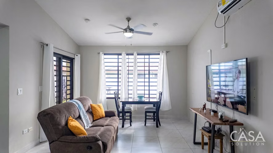 Casa de 3 Recámaras Completamente Cercada en Venta en la Comunidad Las Colinas, David - Imagen 5