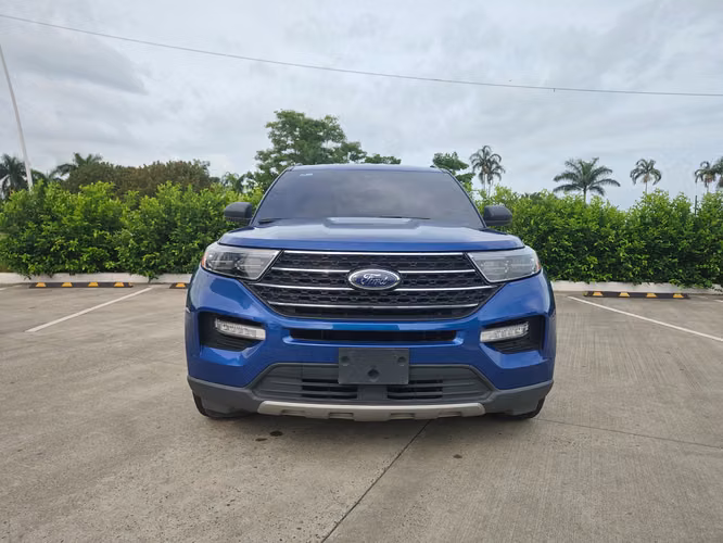 Ford Explorer XLT - Imagen 2