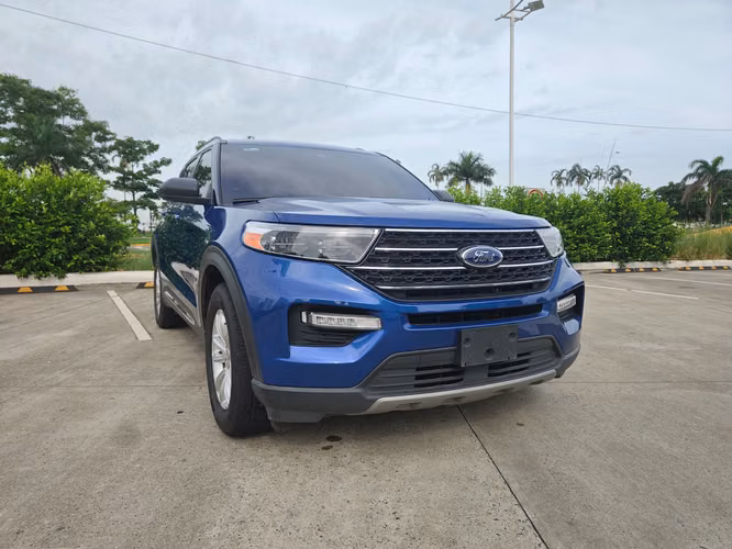 Ford Explorer XLT - Imagen 3