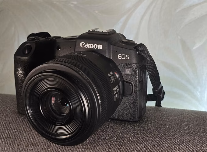 Cámara Profesional Canon EOS RP (Full-frame Mirrorless) - Imagen 4