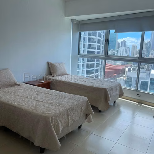 Apartamento amoblado de 102mts Ave. Balboa