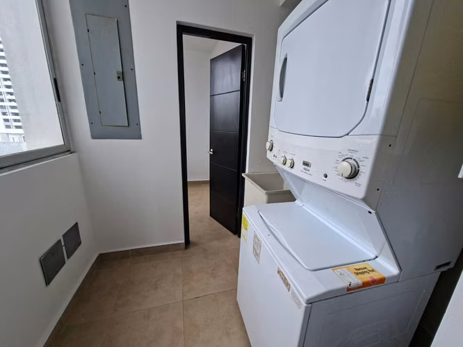 27685. Se vende apartamento amoblado 154m, 3 recamaras, 3.5 baños.