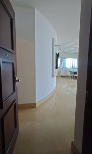 Melissa Foster Luxury Vende Hermoso Apartamento Remodelado en Torre del Parque MFR2028 - Imagen 8