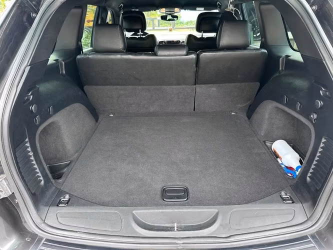 SE VENDE - JEEP GRAND CHEROKEE LAREDO - Imagen 3