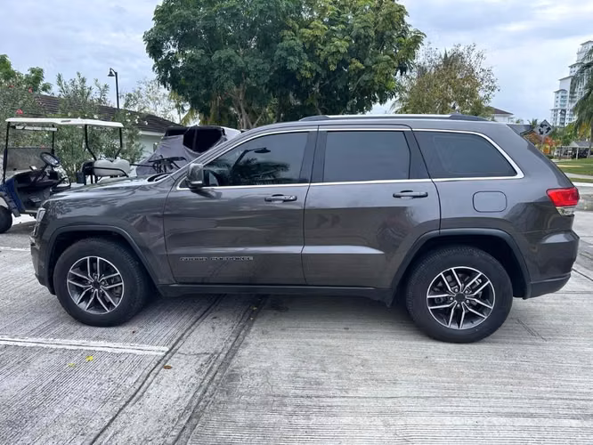 SE VENDE - JEEP GRAND CHEROKEE LAREDO - Imagen 5