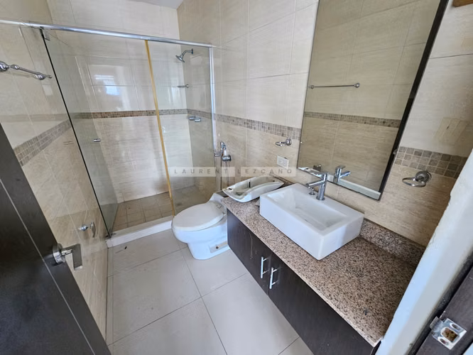 Vendo Apartamento en Macedonia Tower - El Ingenio. Haga una oferta