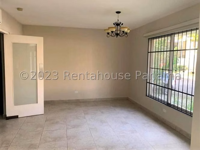 Alquiler de casa en Embassy Gardens 26MVCH8103 - Imagen 3