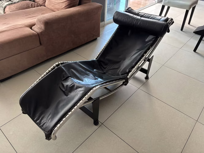 Vendo LC4 Chaise Lounge