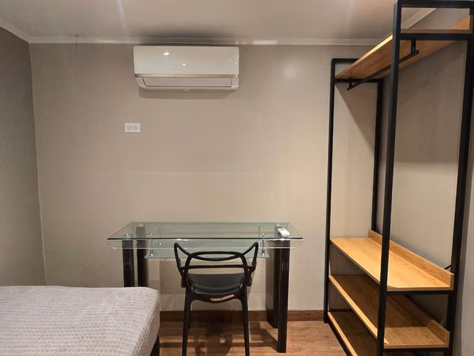 Habitación amoblada en Obarrio con aire acondicionado y nevera - Imagen 3