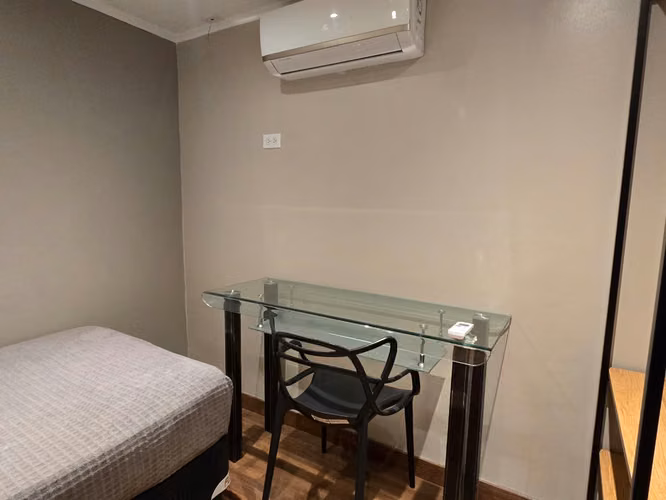 Habitación amoblada en Obarrio con aire acondicionado y nevera - Imagen 7