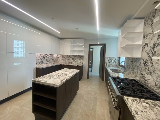 Venta de Apartamento Nuevo en PH The Colonial Santa María - LH