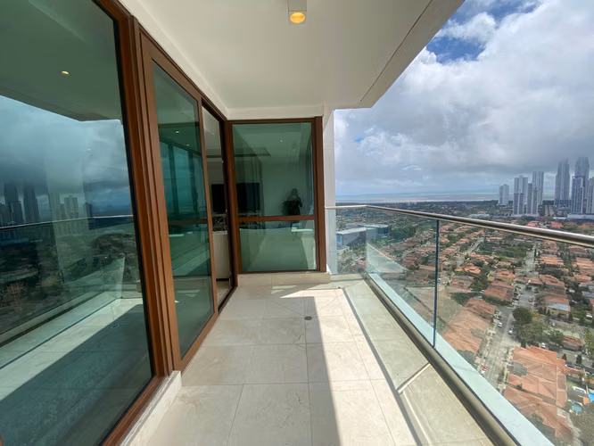 Venta de Apartamento Nuevo en PH The Colonial Santa María - LH