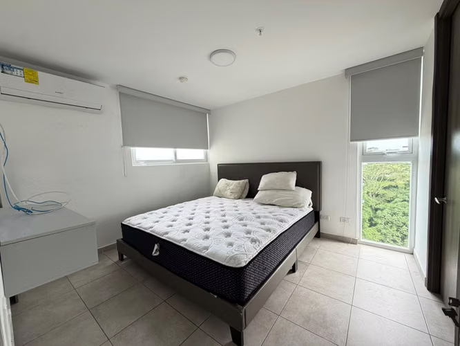 alquilo apartamento amoblado en ph hacienda del golf k.t - Imagen 8