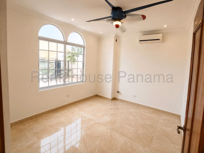 Venta de Casa en Altos de Panama Altos de Panamá III 299 Mts PD - Imagen 6