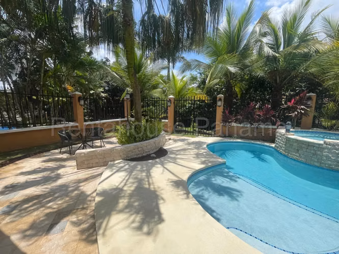 Alquiler de Casa en Clayton Clayton Village 350 Mts PD