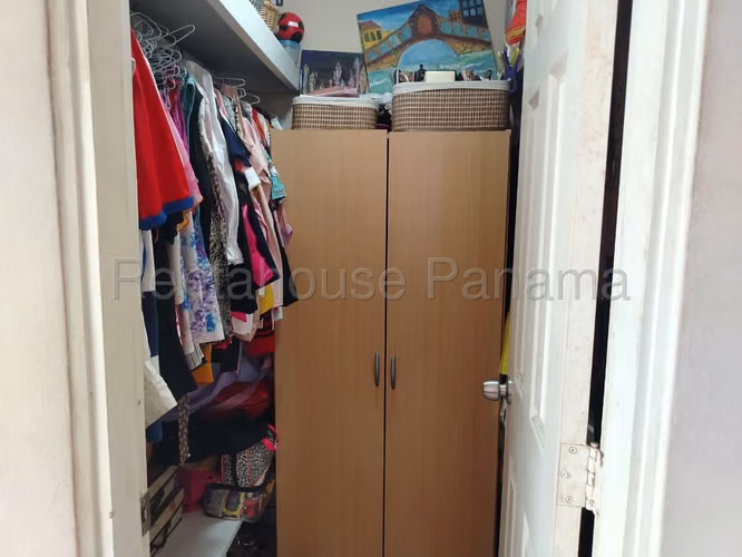LGU-Venta de casa en esquina en Brisas del Golf. - Imagen 15
