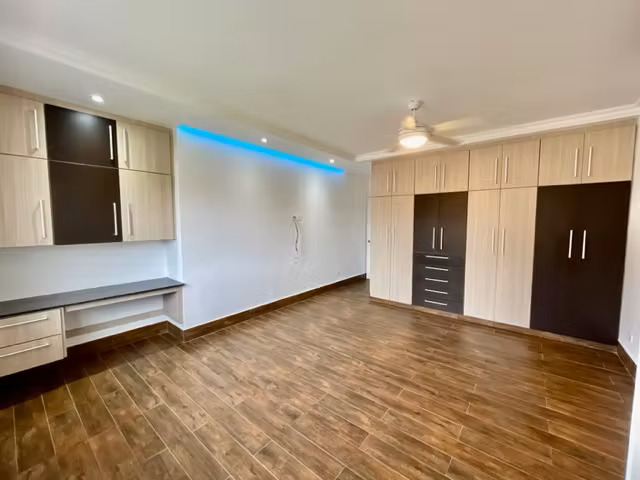 Casa en Palmeras de Costa del Este en Venta Piscina privada LH
