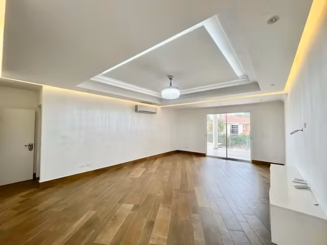 Casa en Palmeras de Costa del Este en Venta Piscina privada LH
