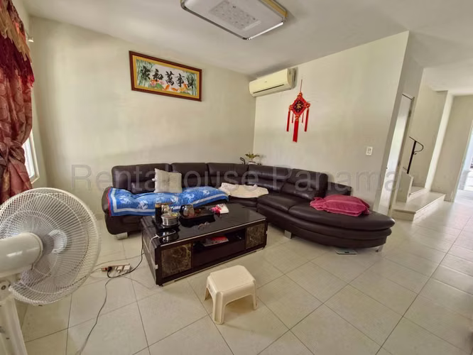 Casa en Venta parcialmente Amoblada en Quintas Versalles CIG269022