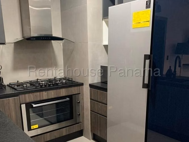 Se Vende Apartamento en Coco del Mar LA26-7578