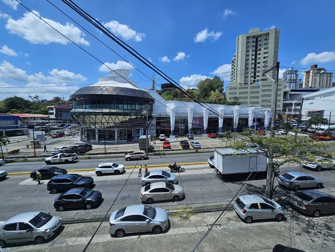 Alquiler local comercial con amplio espacio en El Dorado - Imagen 8