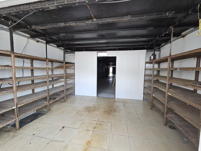 Alquiler local comercial con amplio espacio en El Dorado - Imagen 9