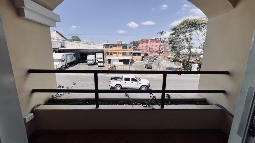 Apartamento de dos recámaras en alquiler en el Camino Real de Bethania - Imagen 9