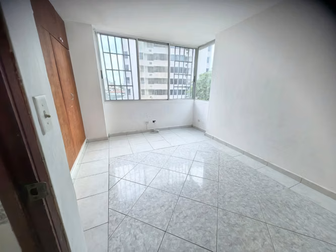 PH Golden Tower for sale: 2 bedrooms plus maid's room.
