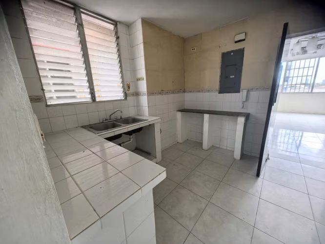 Venta PH Golden Tower. 2 recamaras mas CBE - Imagen 5
