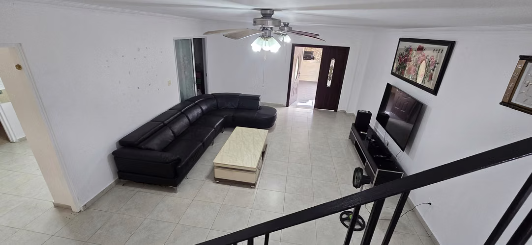 Vendo casa en Villa Lido / Brisas del Golf de 2 niveles - Imagen 2