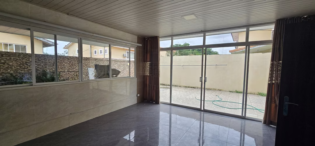 Vendo casa en Villa Lido / Brisas del Golf de 2 niveles - Imagen 5