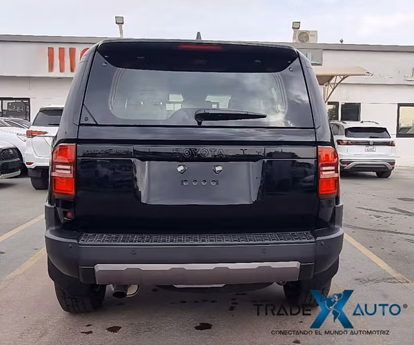 Toyota Land Cruiser Prado Modelo Adventure Full extras año 2026 - Imagen 2