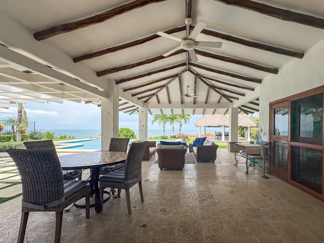 Vida Frente al Mar en su Máxima Expresión – Villa en Venta en Vista Mar - Imagen 18