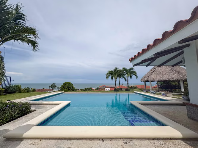 Vida Frente al Mar en su Máxima Expresión – Villa en Venta en Vista Mar - Imagen 3