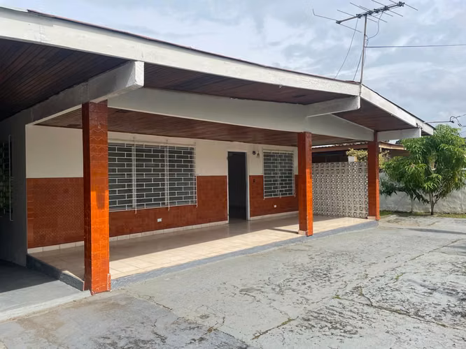 EN VENTA AMPLIA CASA / 3 RECAMARAS / TERRENO DE 880 m² - Imagen 3