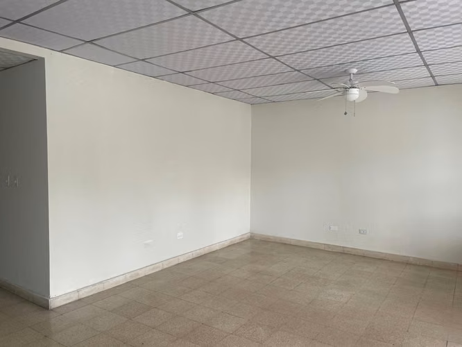 EN VENTA AMPLIA CASA / 3 RECAMARAS / TERRENO DE 880 m² - Imagen 5