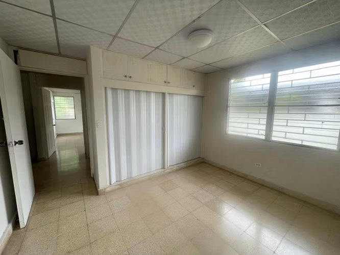 EN VENTA AMPLIA CASA / 3 RECAMARAS / TERRENO DE 880 m² - Imagen 13