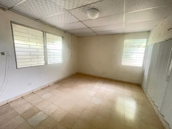 EN VENTA AMPLIA CASA / 3 RECAMARAS / TERRENO DE 880 m² - Imagen 9