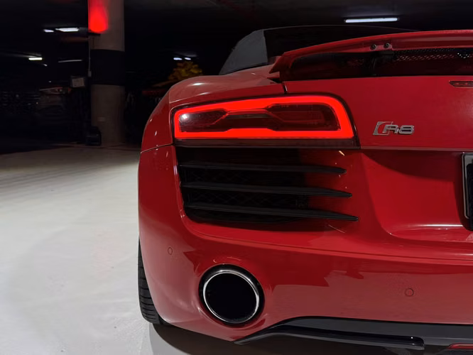 Audi R8 Spyder V8 2015