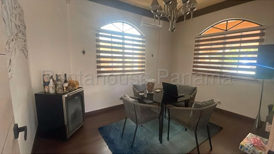 Se Alquila Casa en Clayton VLU26-8985