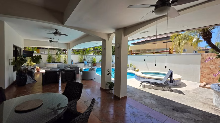 Venta de casa en Costa del Este – PH Antigua