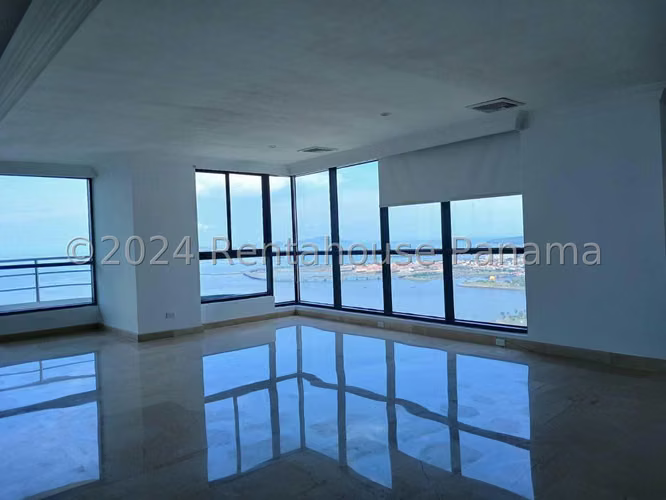 Alquiler de Apartamento en Avenida Balboa Ph Miramar ANL