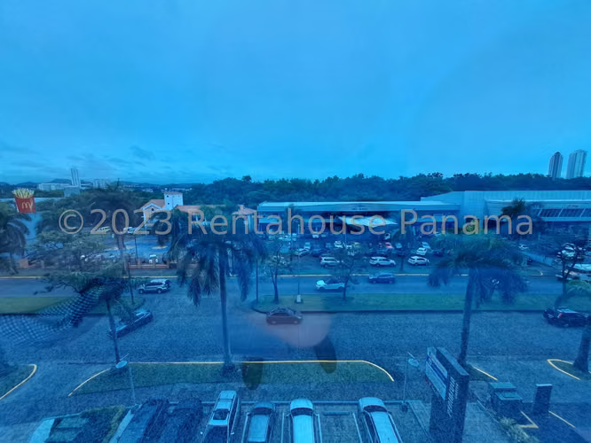 Alquiler de Comercial en Costa del Este Peninsula center CCO
