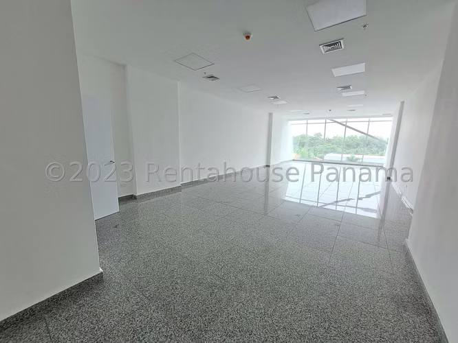 Alquiler de Comercial en Costa del Este Peninsula center CCO
