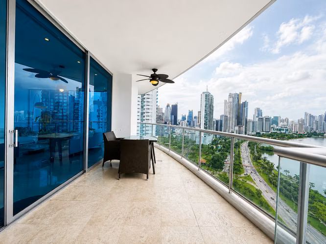 ALQUILER DE APARTAMENTO EN AVENIDA BALBOA - Imagen 5