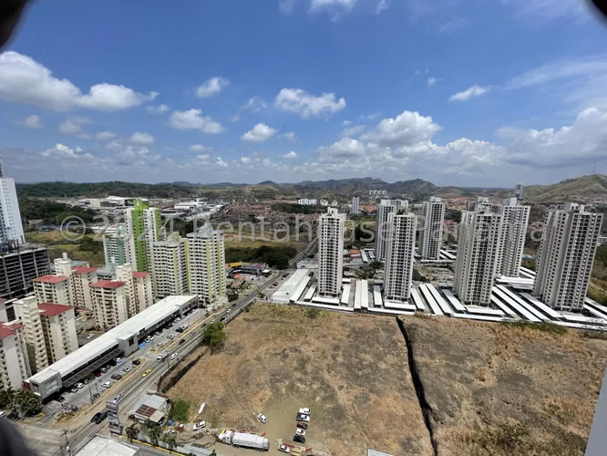 Vendo Apartamento en Condado del Rey KINGS PARK OF26-5447