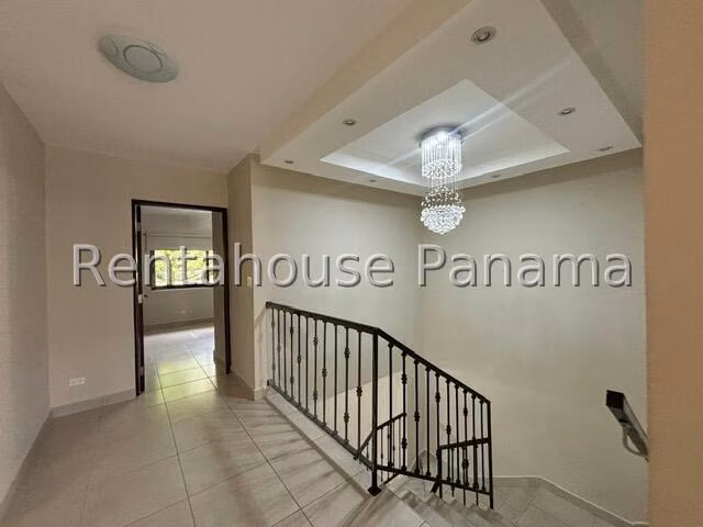 Vendo Casa en Clayton OF25-4291