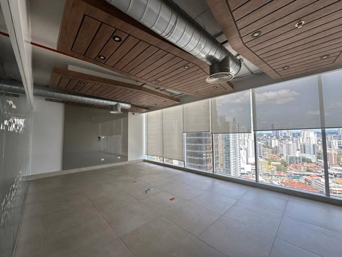 Banco vende oficina corporativa en PH SL 55,  piso completo en Obarrio (un) - Imagen 3