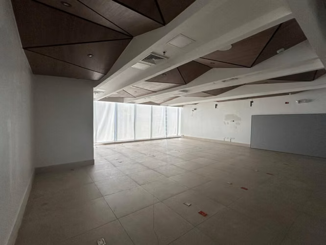 Banco vende oficina corporativa en PH SL 55,  piso completo en Obarrio (un) - Imagen 4