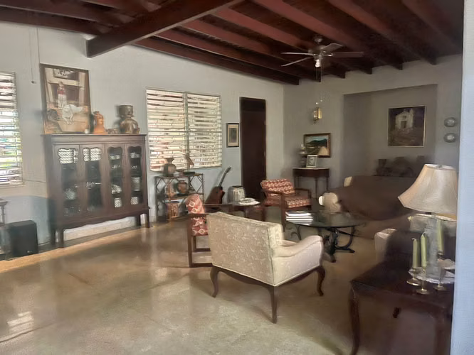 Vive rodeado de naturaleza: Amplia casa en Las Cumbres sobre lote de 3,503 m² – EPG Real Estate